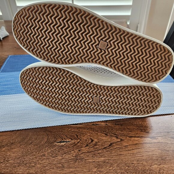 Vaneli Leather Yora Sport Shoes - Picture 5 of 8